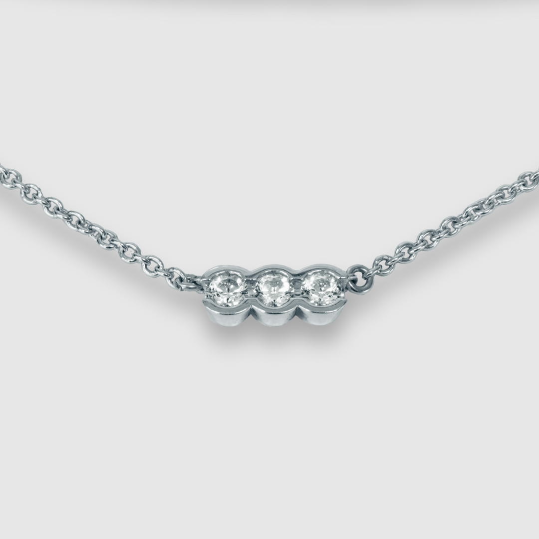 Clara Halsband i silver med 3 diamanter
