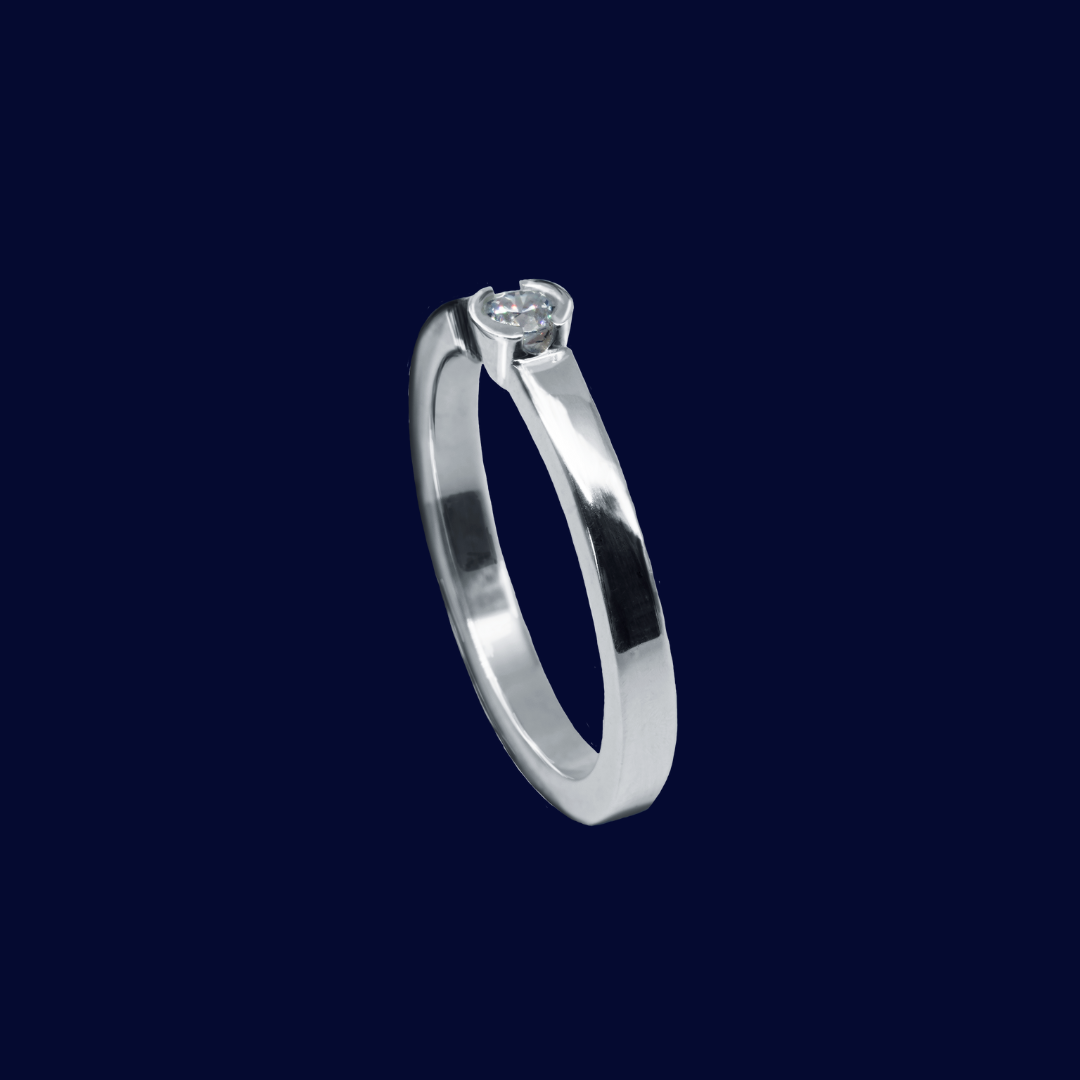 Clara Ring i vitguld med en diamant