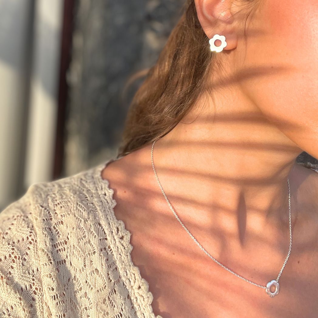 Daisy earring small - silver