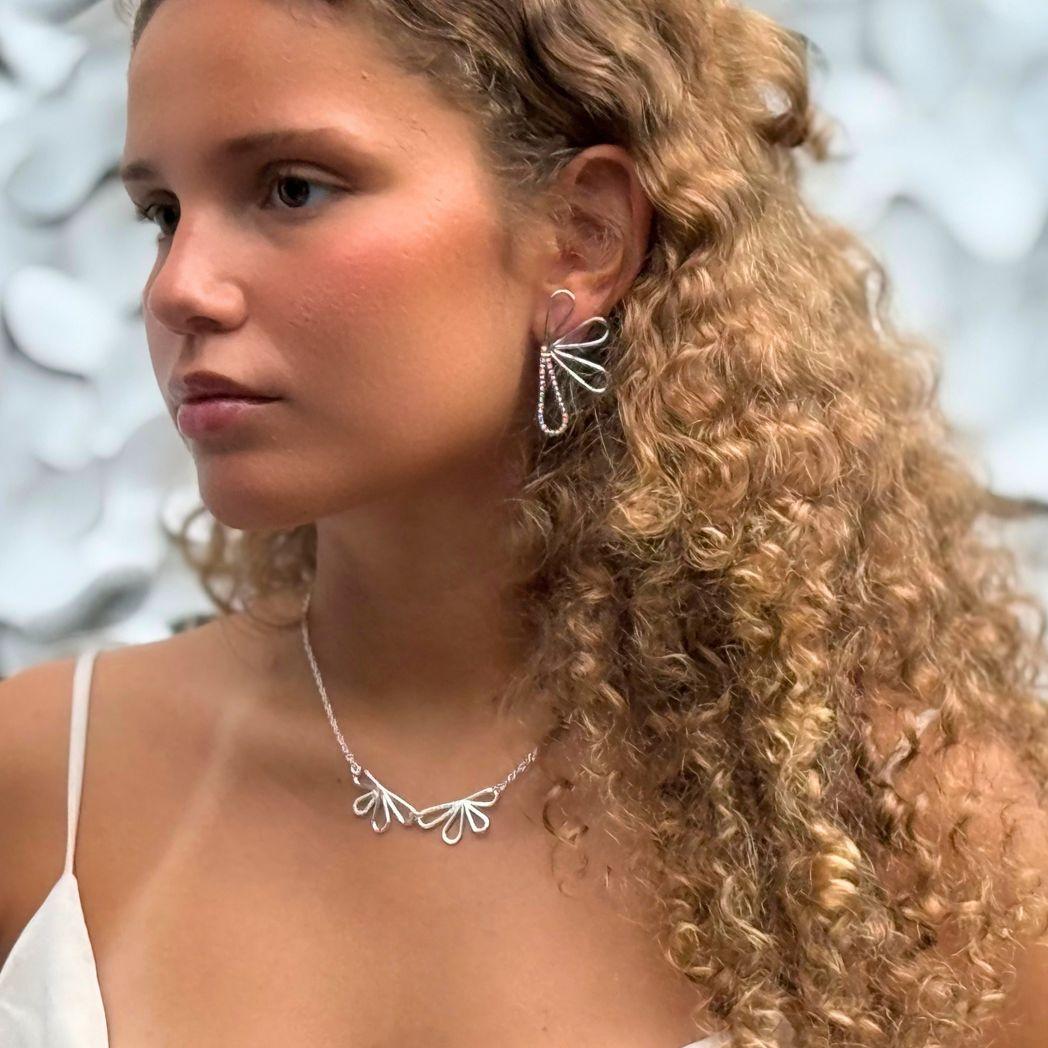 Bloom stora örhängen i silver
