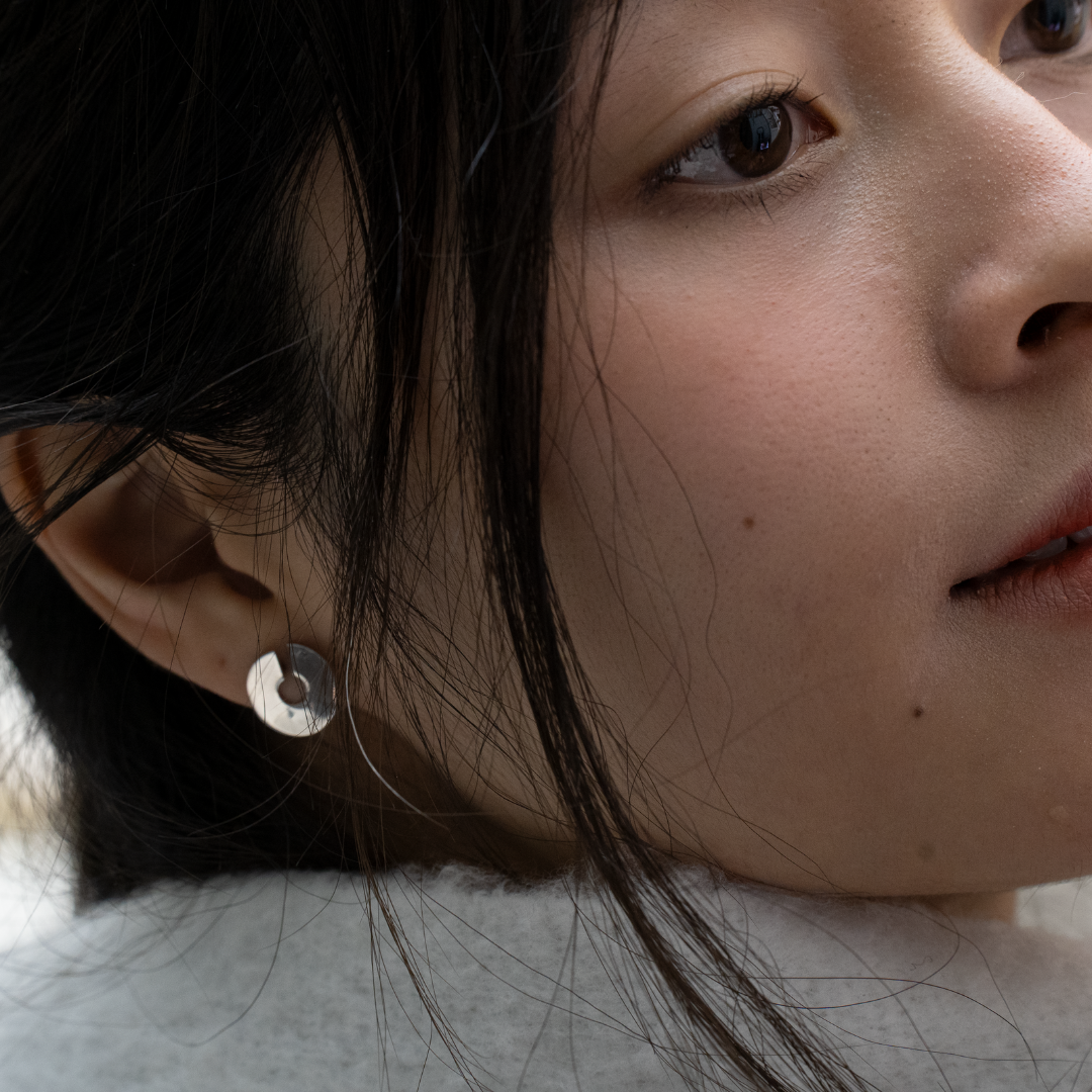 Grace små silver örhänge ur Grace Collection ABCM Studio 