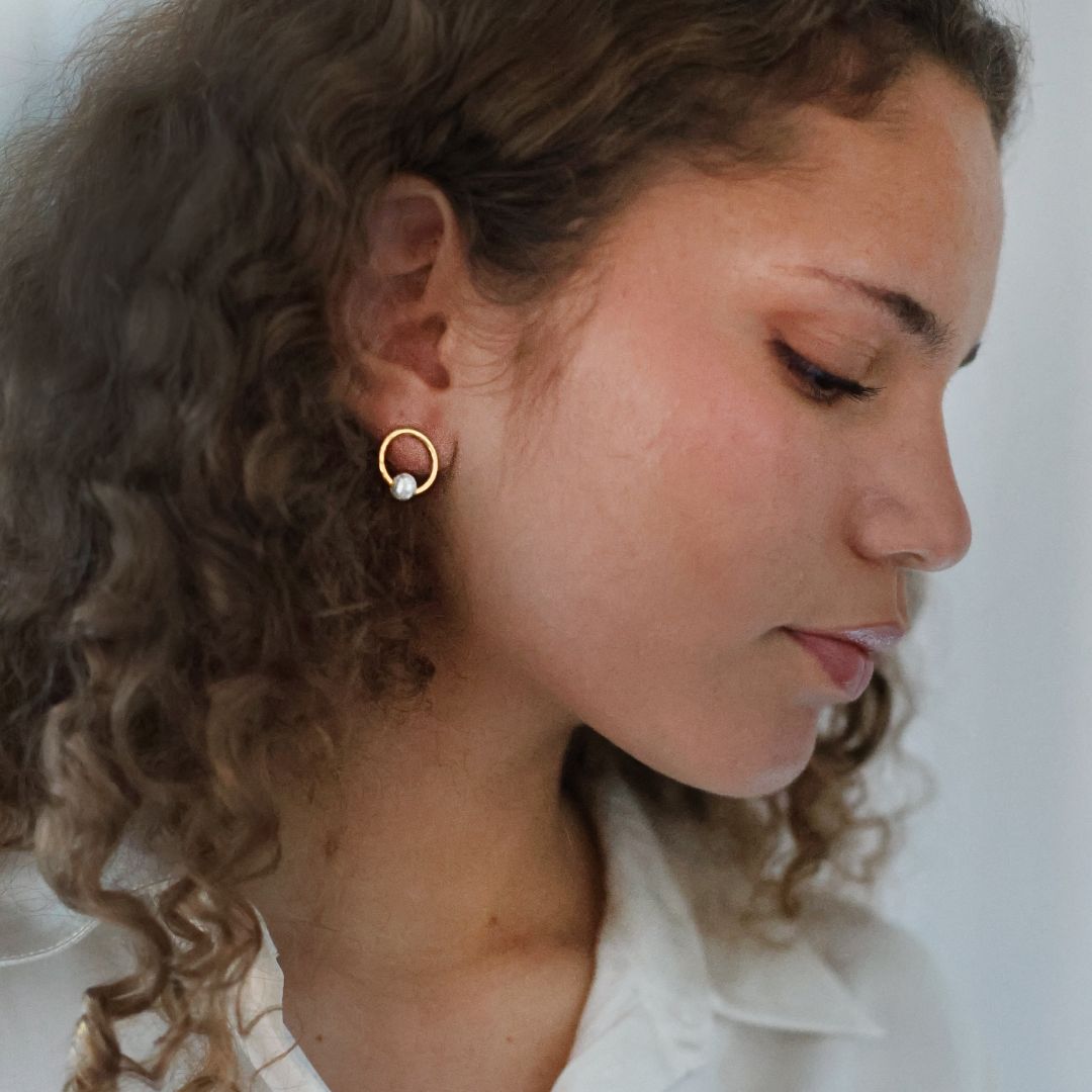 Pearly Stud Earring - Gold