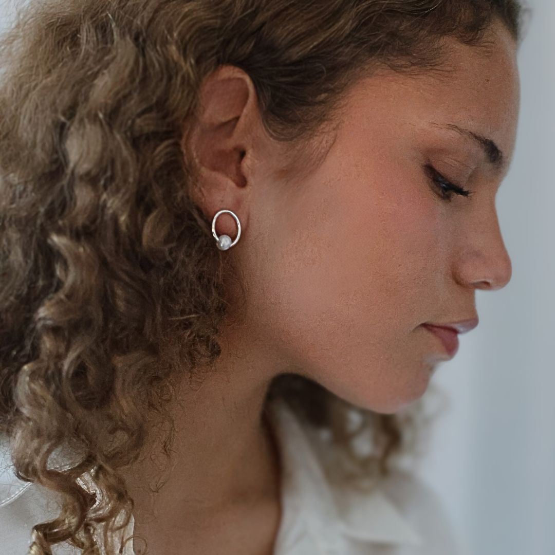 Pearly Stud Earring - Silver