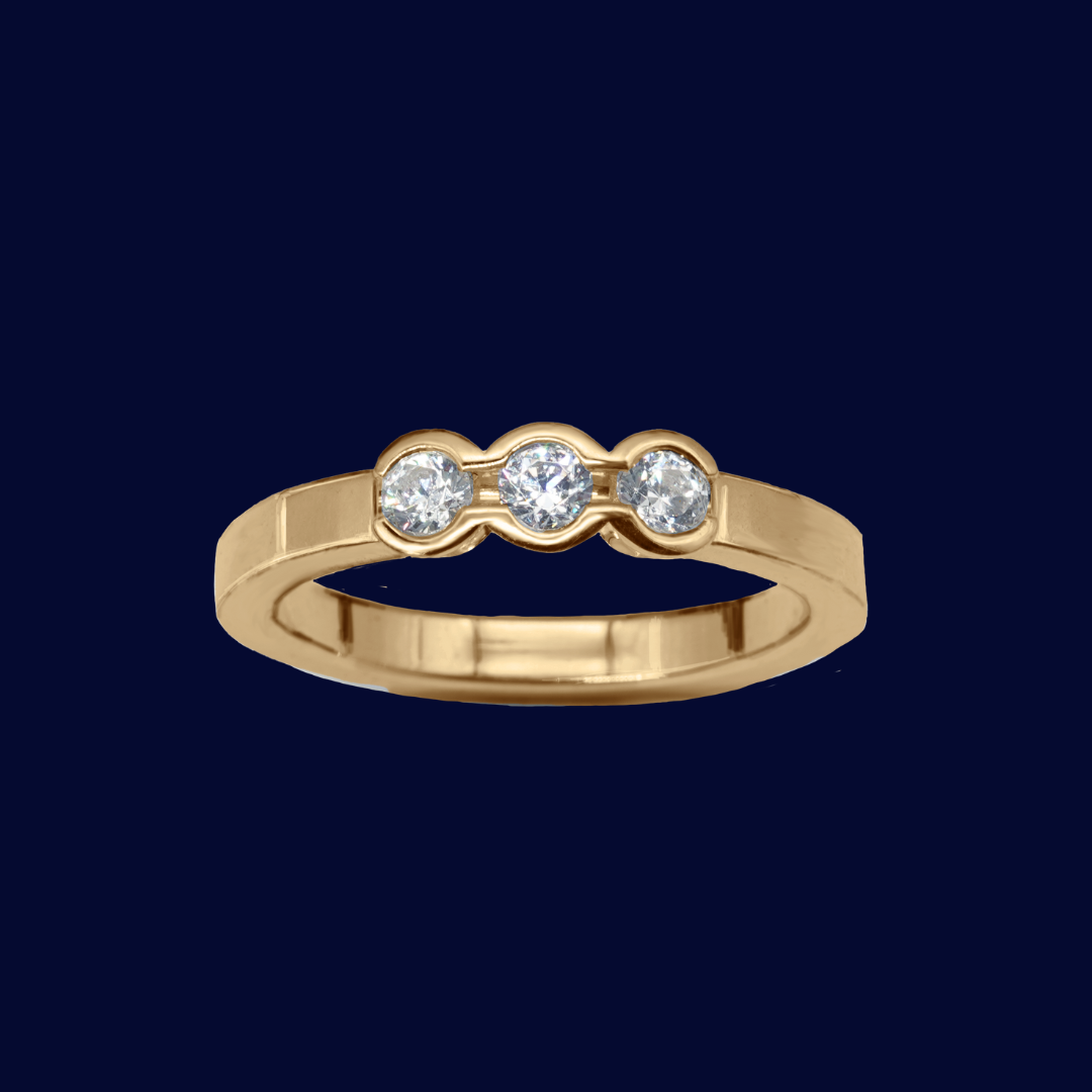 Clara ring i rödguld med tre diamanter